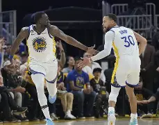 PG-Uzi巅峰对决，库里与50激战掘金分钟，逆转胜负难料！的简单介绍