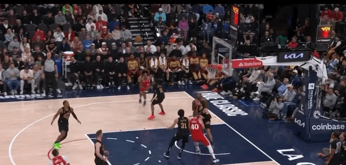 PG-关于哈登回归赛场，赛况扑朔迷离首场状态亮眼，美国队观众沸腾！的信息