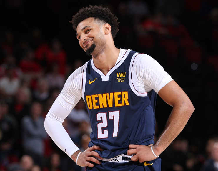 PG-穆雷回归赛场，连败首场状态亮眼，篮网观众沸腾！的简单介绍